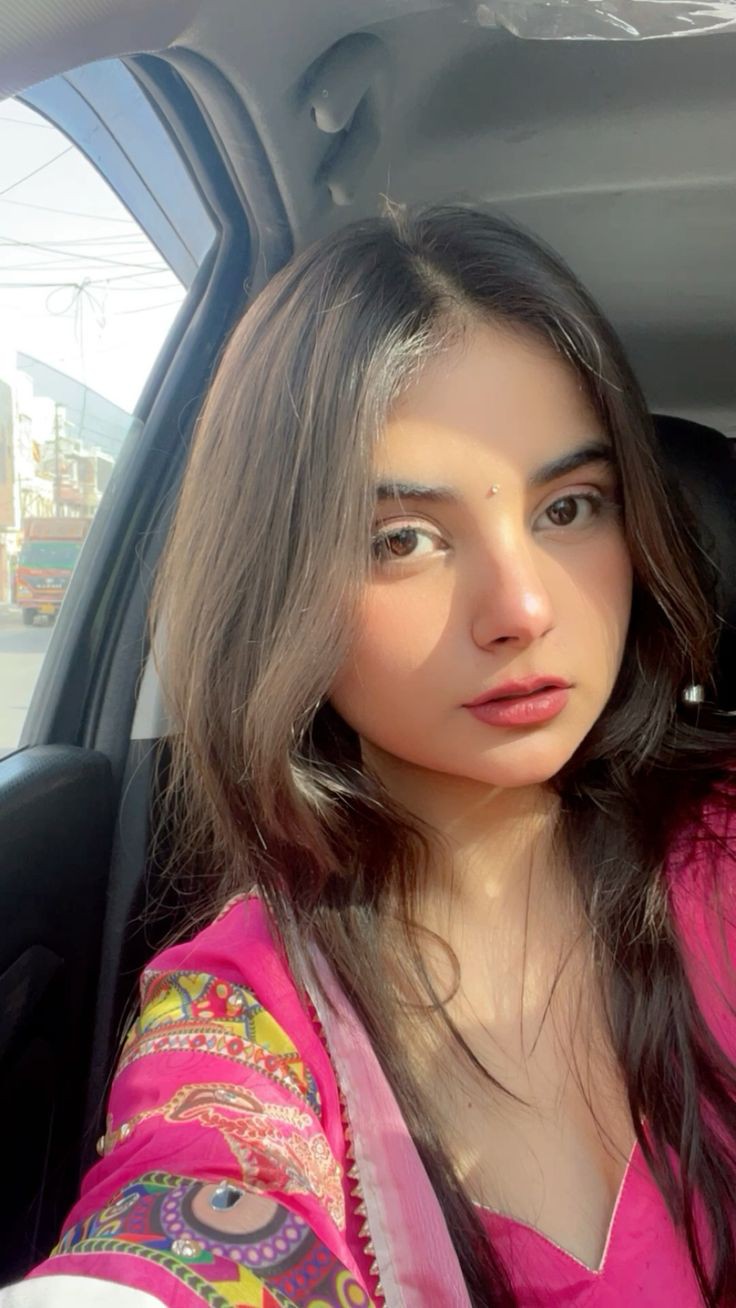 Cute-Urban-Girl-DP