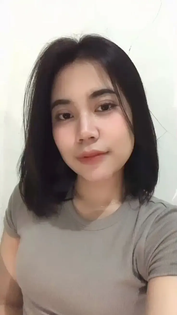 beautiful simple girl dp