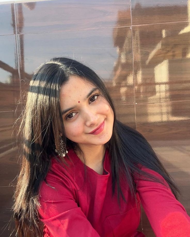 natural simple girl photo