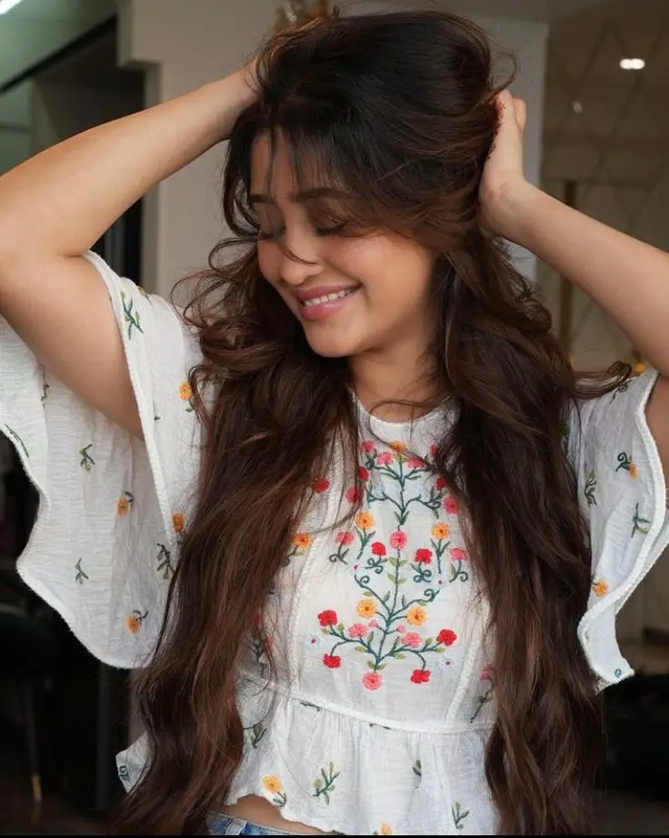simple-cute-girl-pic-back-side