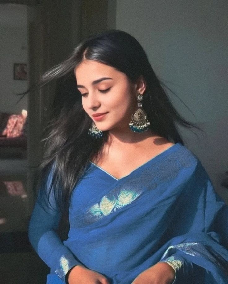 simple indian girl image